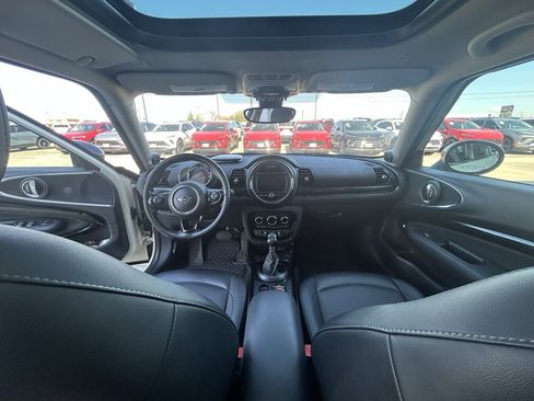 Used 2019 MINI Cooper Clubman ALL4 w/ Premium Package image 9