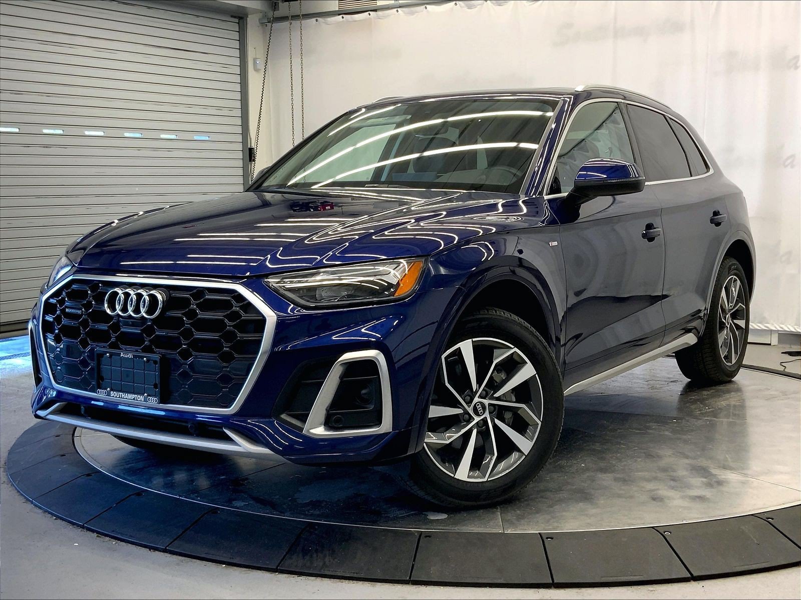 Certified 2023 Audi Q5 2.0T Premium Plus w/ Premium Plus Package AWD/4WD image 11