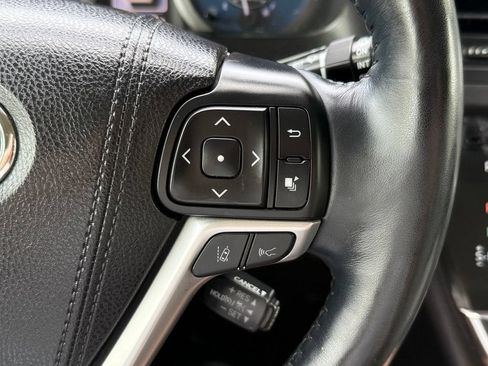Used 2018 Toyota Sienna Limited Premium FWD image 39