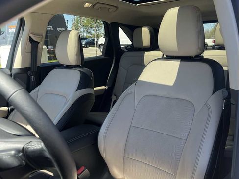 Used 2020 Ford Escape Titanium w/ Titanium Premium Package 2.0 image 23