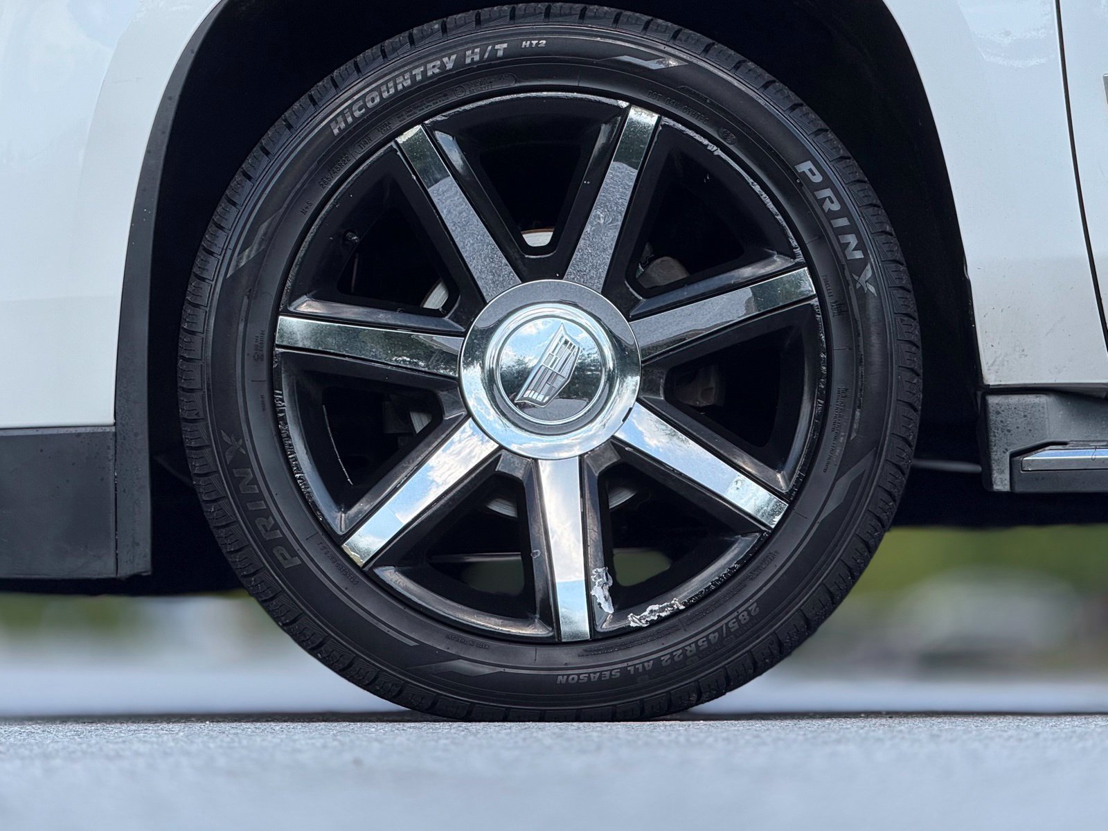 Used 2016 Cadillac Escalade Luxury AWD/4WD image 18