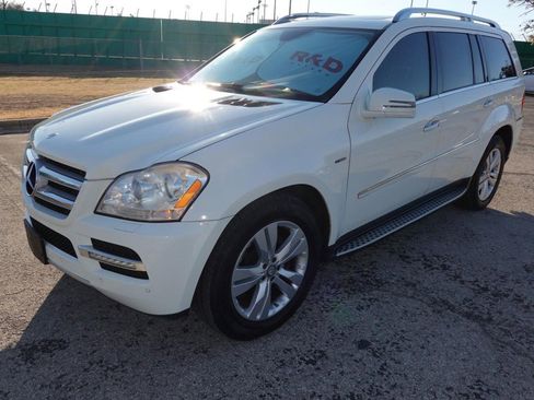 Used 2012 Mercedes-Benz GL 320 BlueTEC 4MATIC image 3