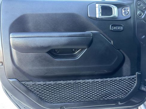 Used 2023 Jeep Wrangler Unlimited Rubicon w/ Cold Weather Group image 23