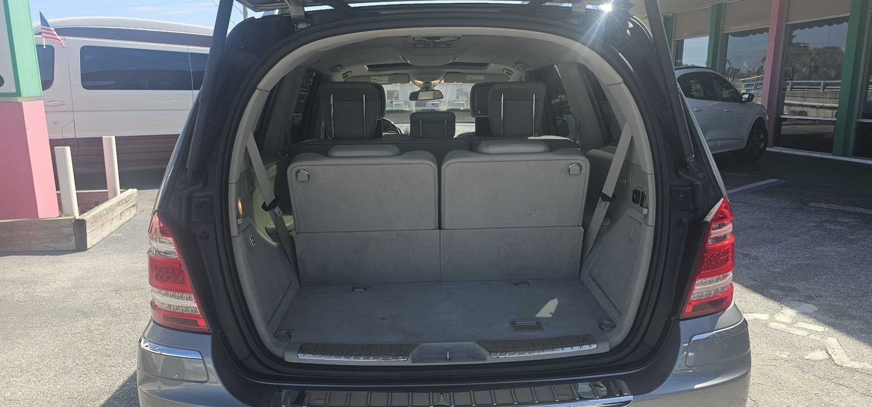 Used 2011 Mercedes-Benz GL 550 4MATIC image 25