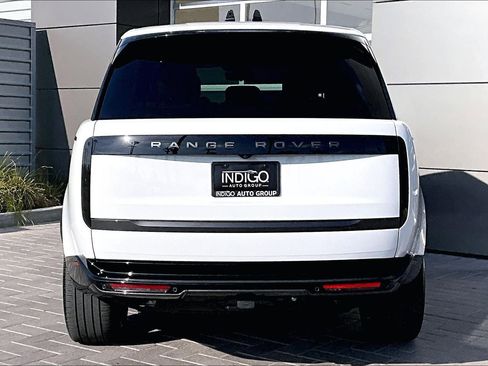 Certified 2025 Land Rover Range Rover Long Wheelbase SE AWD/4WD image 4