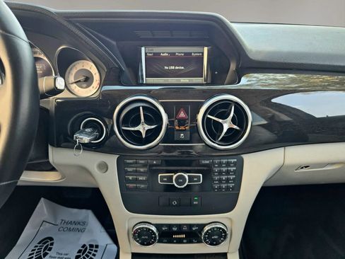 Used 2014 Mercedes-Benz GLK 350 2WD image 32