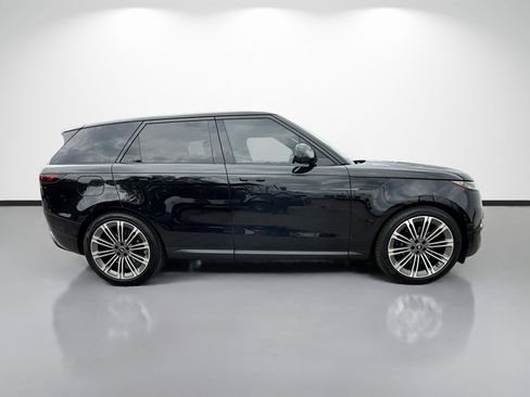 Used 2024 Land Rover Range Rover Sport SE AWD/4WD image 2