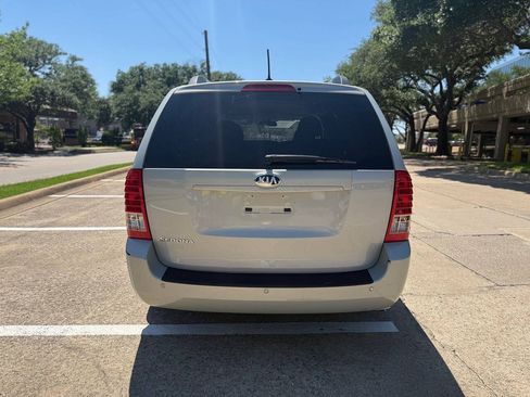 Used 2014 Kia Sedona LX FWD image 5