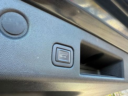 Used 2020 Chevrolet Equinox LT AWD/4WD image 39