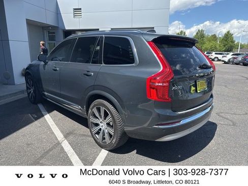 Used 2022 Volvo XC90 T8 Inscription w/ Lounge Package AWD/4WD image 2