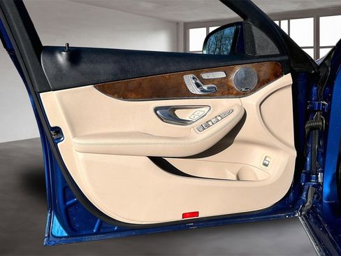 Used 2017 Mercedes-Benz C 300 4MATIC Sedan image 19