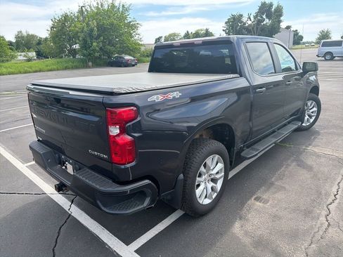 Used 2022 Chevrolet Silverado 1500 Custom AWD/4WD image 9