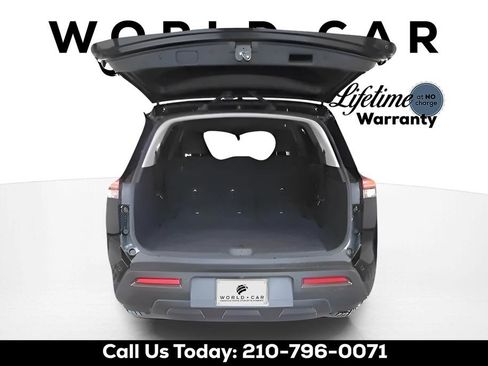 Used 2023 Nissan Pathfinder S image 8