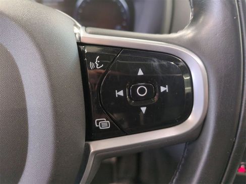 Used 2021 Volvo XC90 T5 Momentum w/ Climate Package image 19