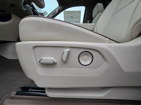 New 2026 GMC Yukon XL Denali w/ Denali Reserve Package image 26