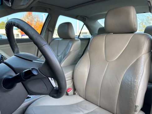 Used 2010 Toyota Camry XLE image 24