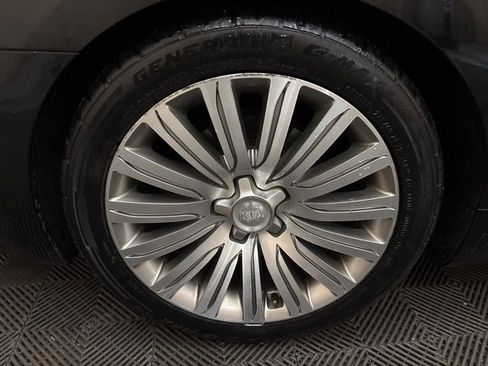 Used 2015 Kia K900 Premium w/ Interior Highline Package image 26