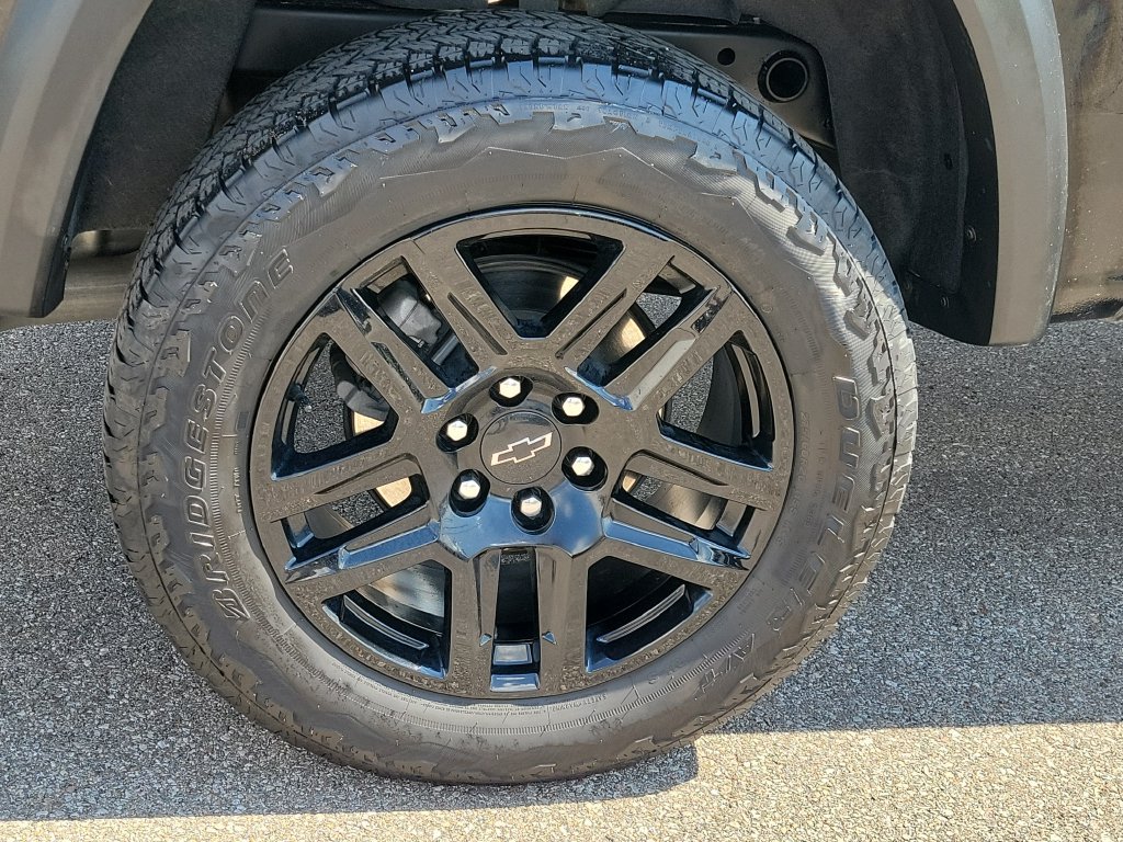 Used 2024 Chevrolet Colorado Trail Boss w/ Advanced Trailering Package AWD/4WD image 6