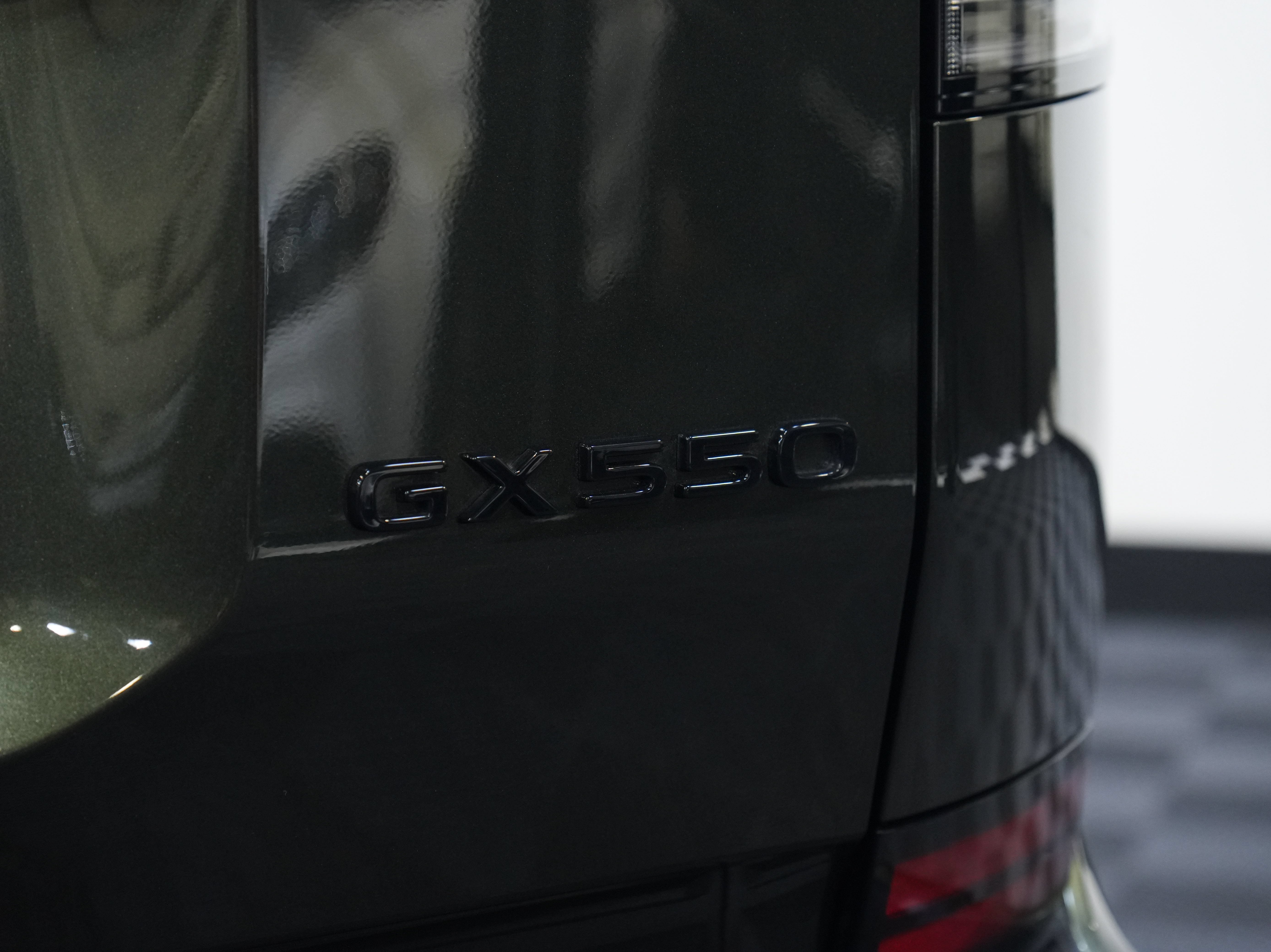Used 2025 Lexus GX 550 w/ Accessory Package (Z1) AWD/4WD image 17