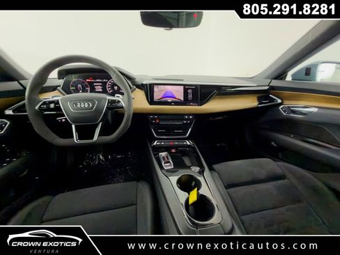 Used 2023 Audi e-tron GT Premium Plus image 36