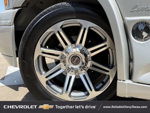 Used 2018 GMC Savana 2500 w/ Enhanced Convenience Package RWD image 10