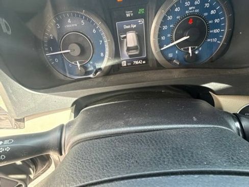 Used 2018 Toyota Sienna XLE w/ XLE Navigation Package FWD image 9