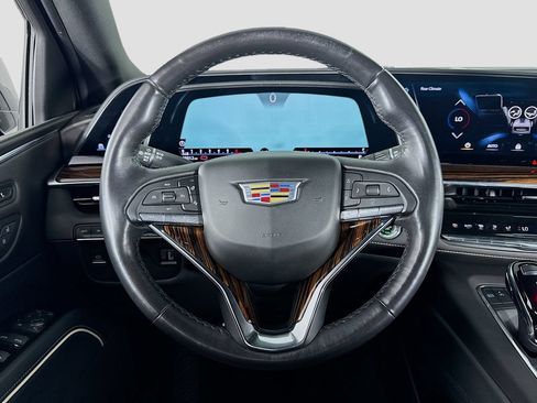 Used 2022 Cadillac Escalade ESV Premium Luxury AWD/4WD image 19