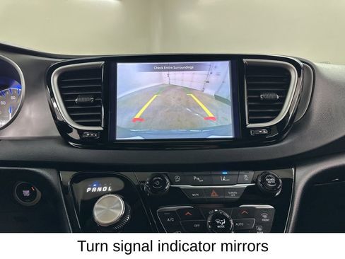 Used 2025 Chrysler Pacifica Select FWD image 42