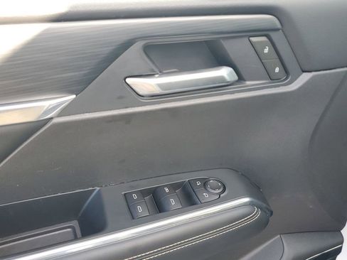 Used 2025 GMC Acadia Elevation image 46