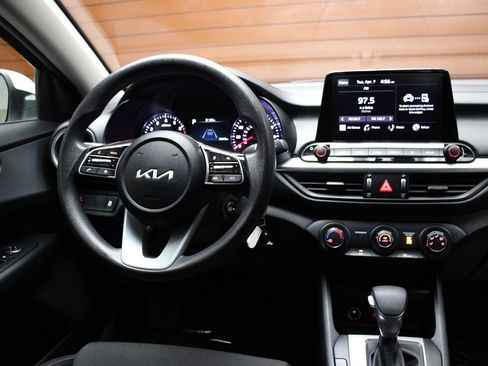 Used 2023 Kia Forte LX image 24