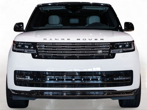Used 2025 Land Rover Range Rover SE AWD/4WD image 7