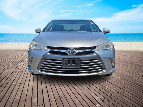 Used 2017 Toyota Camry LE FWD image 2