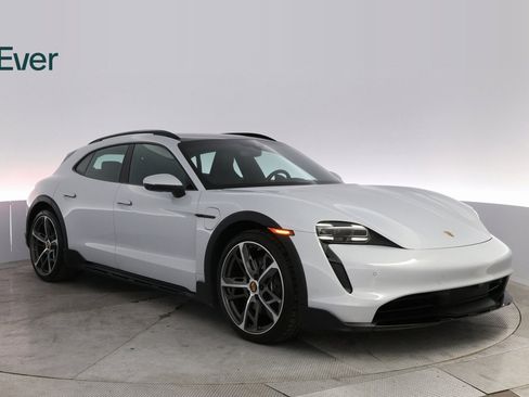 Used 2022 Porsche Taycan 4 Cross Turismo image 4
