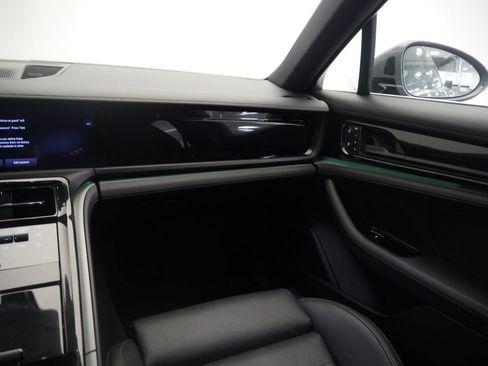 Certified 2025 Porsche Panamera image 34