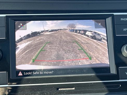 Used 2022 Volkswagen Jetta SE w/ Panoramic Sunroof Package image 29