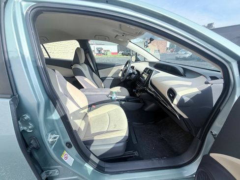 Used 2016 Toyota Prius Two FWD image 11