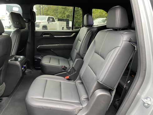 Used 2024 GMC Acadia Elevation image 35