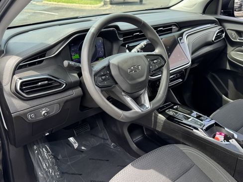 Used 2023 Chevrolet Bolt EUV LT image 6