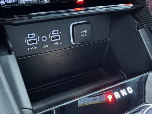 Used 2025 Jeep Grand Cherokee Laredo image 21