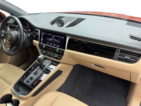 Used 2023 Porsche Macan image 43