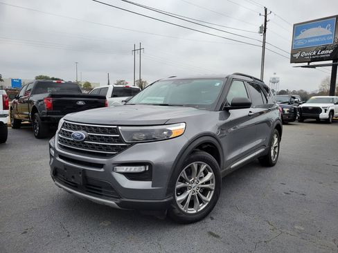 Used 2022 Ford Explorer XLT w/ Equipment Group 202A image 1
