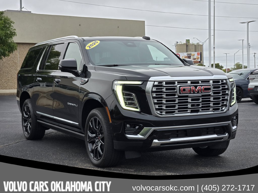 Used 2025 GMC Yukon XL Denali w/ Sun & Power Step Package AWD/4WD image 2