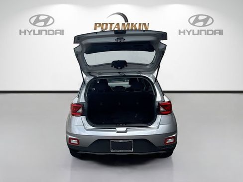 Used 2023 Hyundai Venue SEL image 24