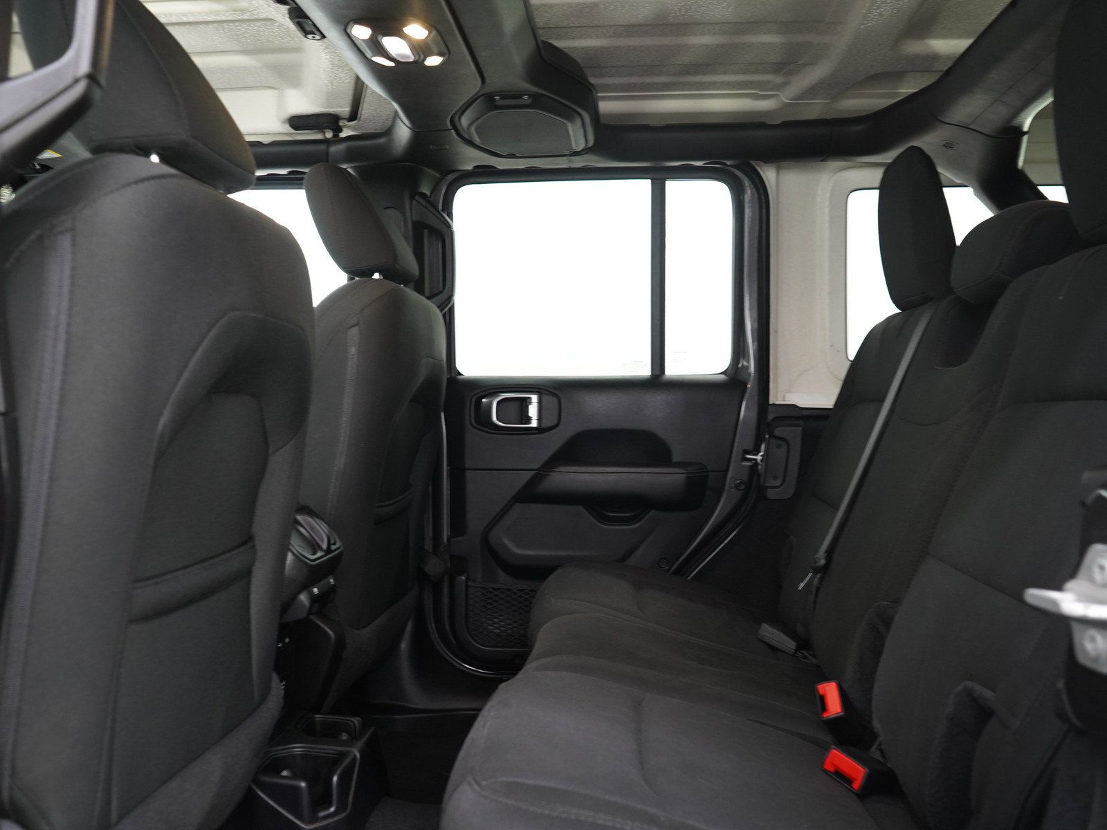 Used 2019 Jeep Wrangler Unlimited Sahara w/ Uconnect 4C Nav & Sound Group AWD/4WD image 20