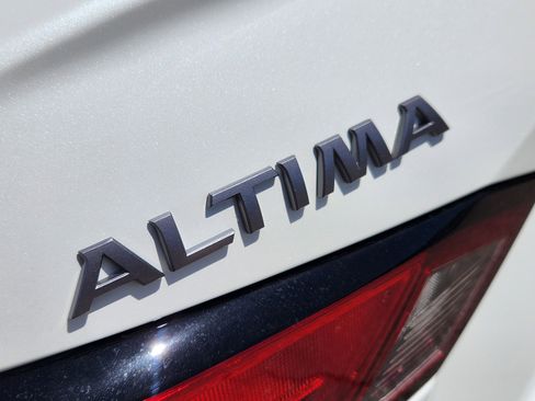 New 2025 Nissan Altima 2.5 SV image 11