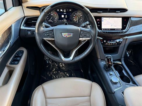 Used 2025 Cadillac XT6 Sport w/ Platinum Package image 4