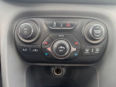 Used 2013 Dodge Dart Limited w/ Premium Group image 24