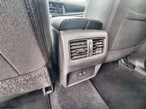 Used 2025 Nissan Rogue SV FWD image 20
