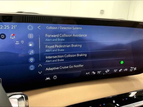 Used 2025 Buick Enclave Preferred w/ Power Package image 33