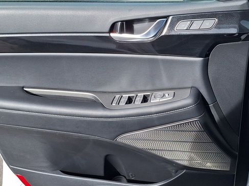 Used 2021 Hyundai Palisade Limited image 9